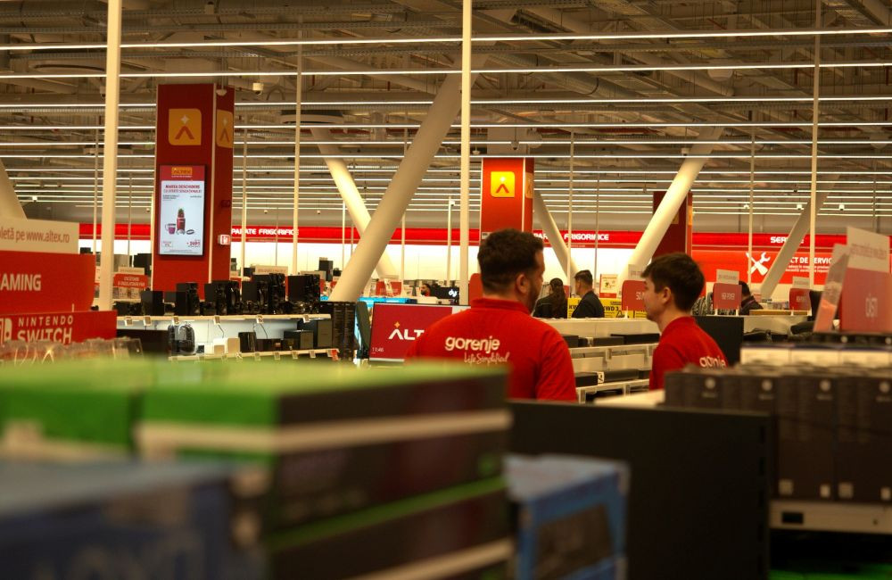 Altex deschide un nou magazin de mari dimensiuni și introduce și o gamă de bucătării