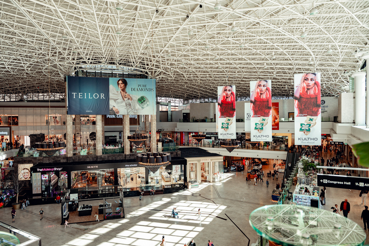Mall-ul care dă înapoi turiștilor străini TVA-ul cumpărăturilor făcute