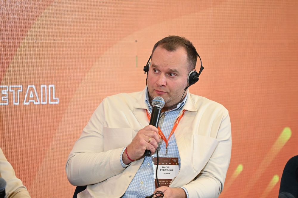 Maciej Podwojski, Primark: Românilor le place să se plimbe prin malluri