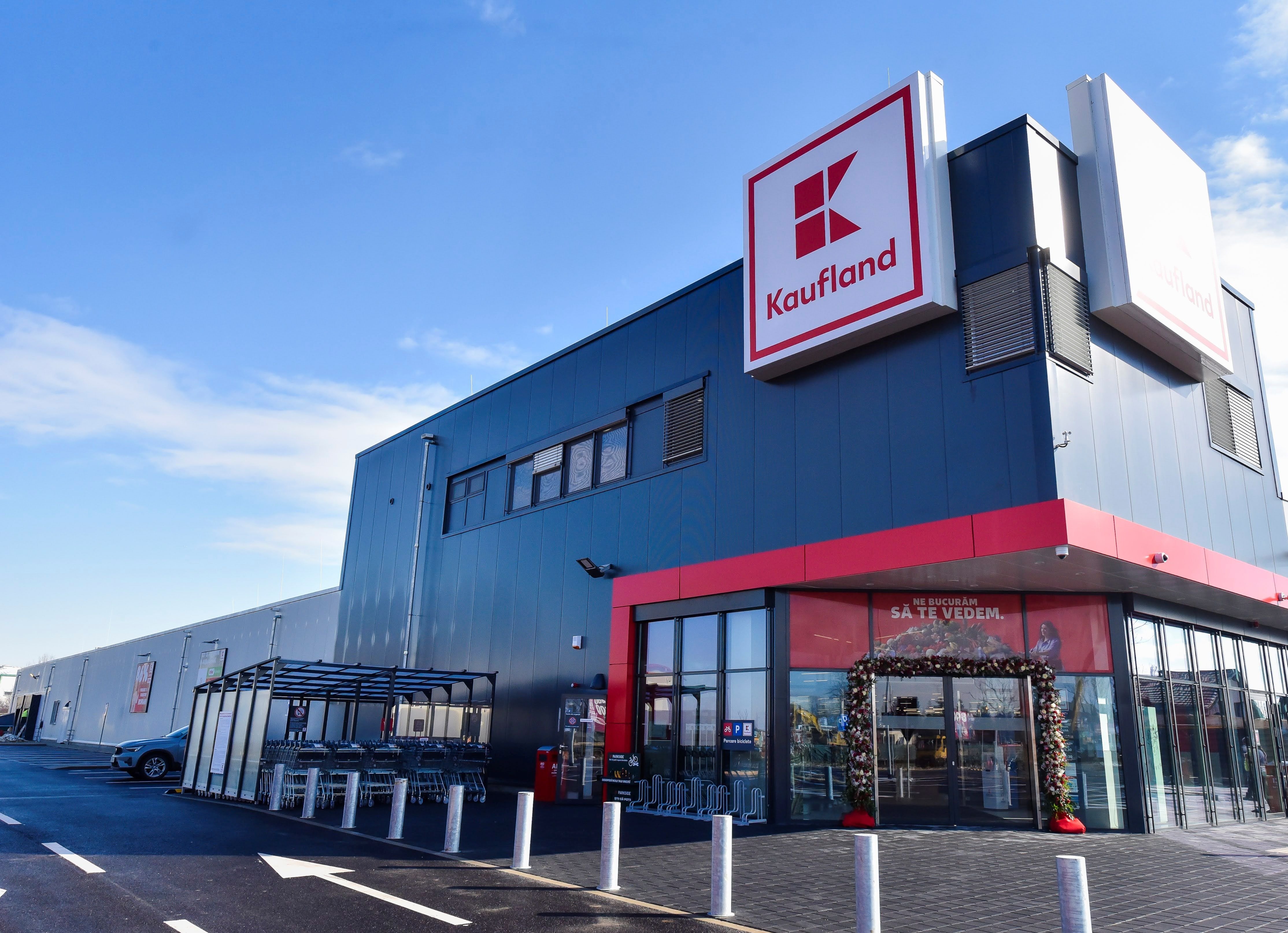 Kaufland ”taie inflația”: reduceri timp de o lună în magazine