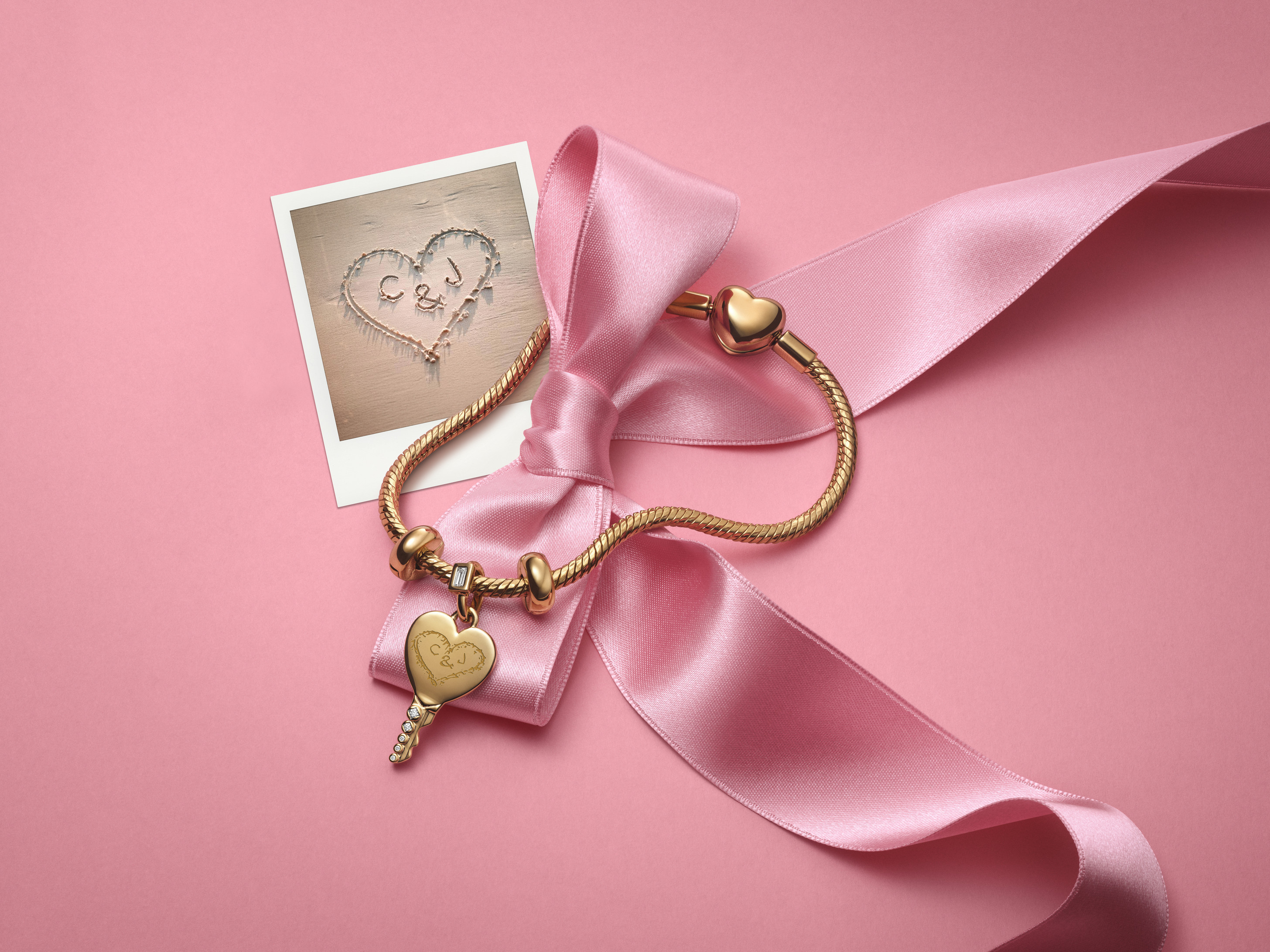 Pandora lansează bijuterii de Valentine’s Day. Cum arată produsele 