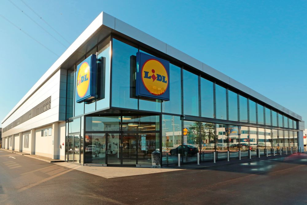 Lidl deschide două magazine noi și oferă 45 de locuri de muncă