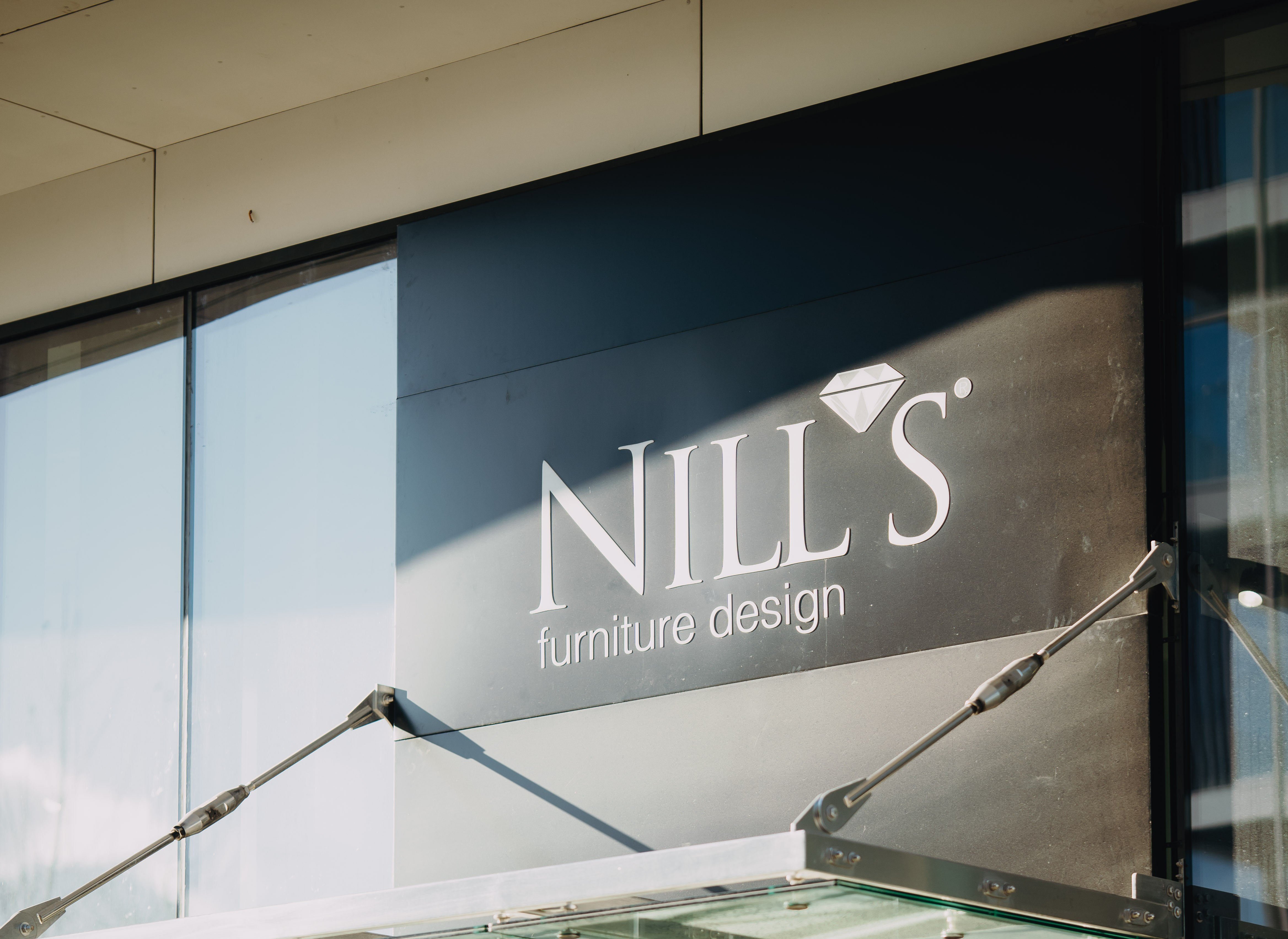Un nou showroom de mobilă de lux în România: conceptul inaugurat de Nill’s Furniture România