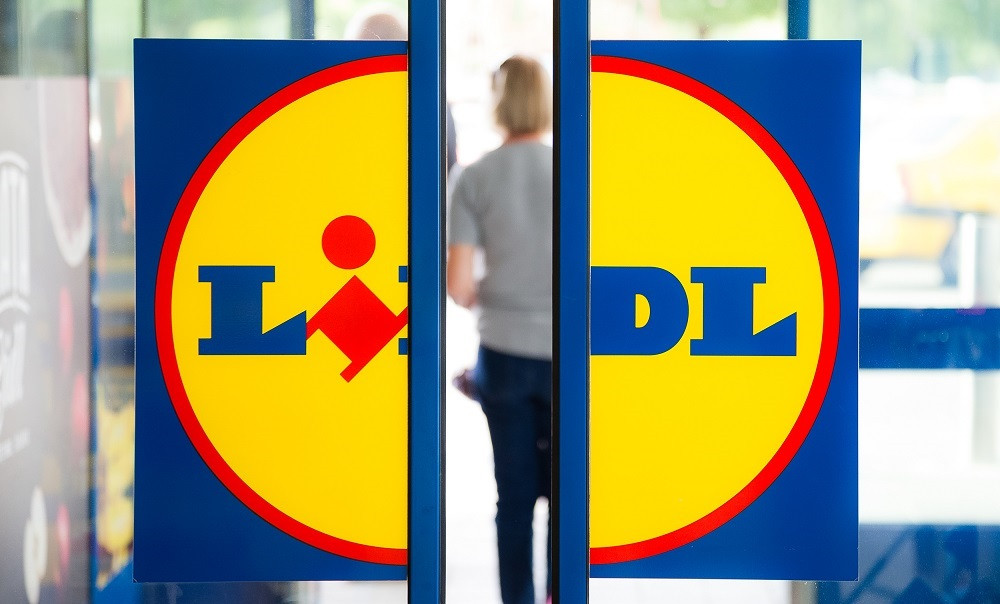 Lidl deschide un nou magazin în Otopeni, ce dispune de o stație de încărcare pentru automobilele electrice  